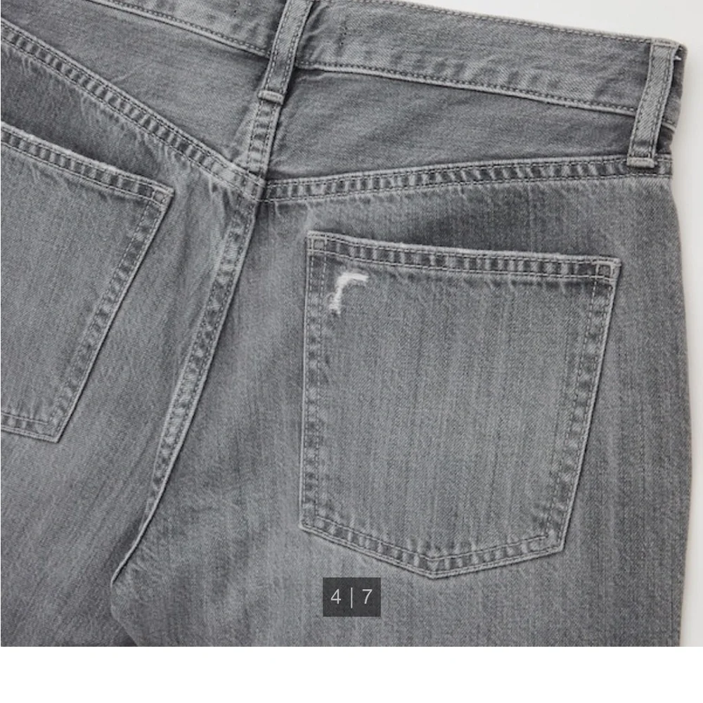 Uniqlo Women Relaxed Tapered Ankle Jeans Size 26 - Picture 2 of 11